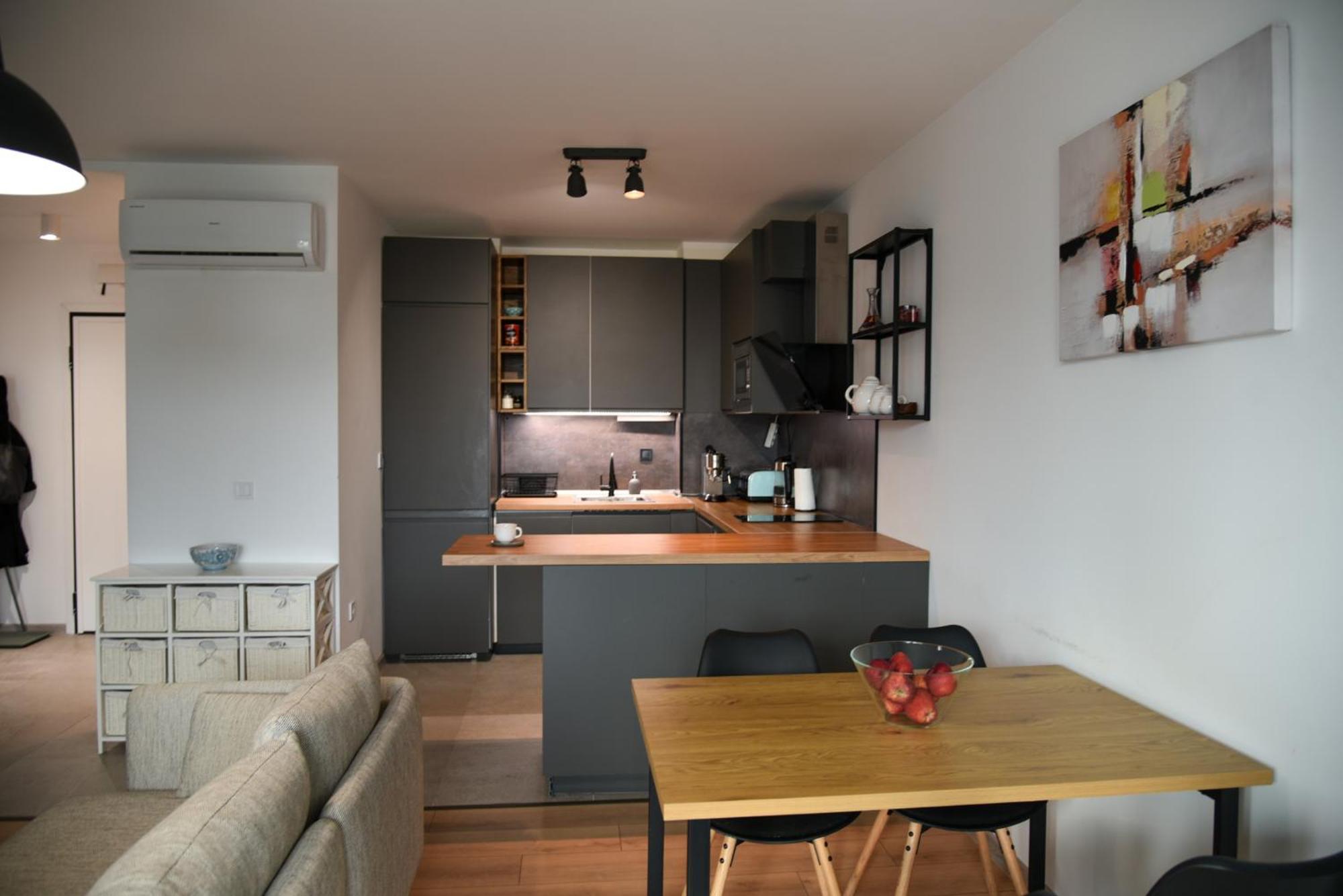 Sunlit Elegance Escape Apartment Varna Esterno foto