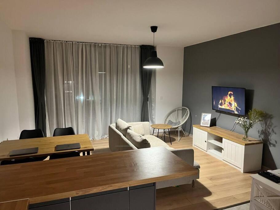 Sunlit Elegance Escape Apartment Varna Esterno foto