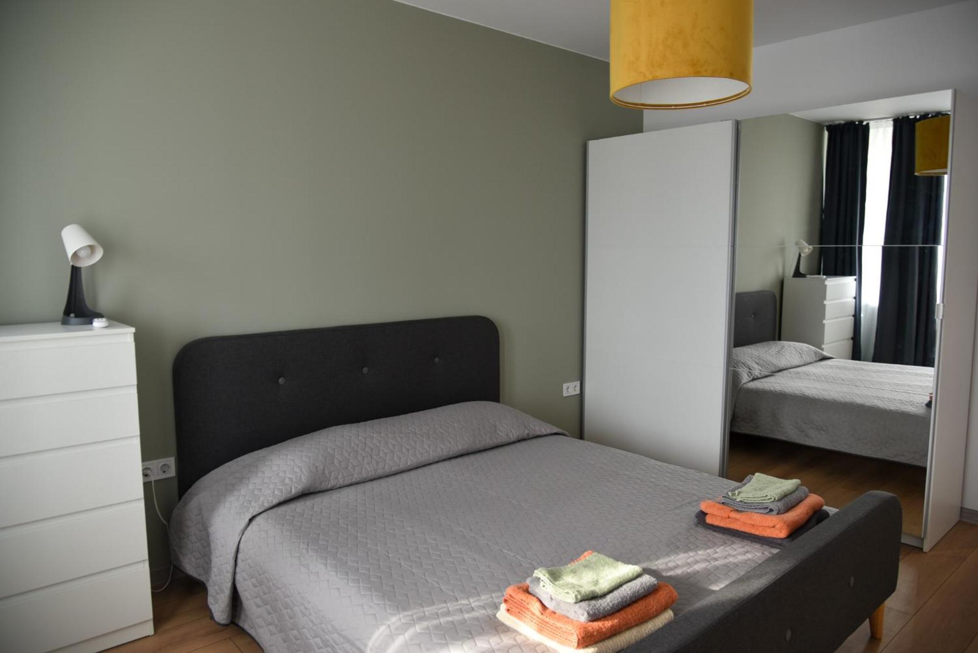 Sunlit Elegance Escape Apartment Varna Esterno foto