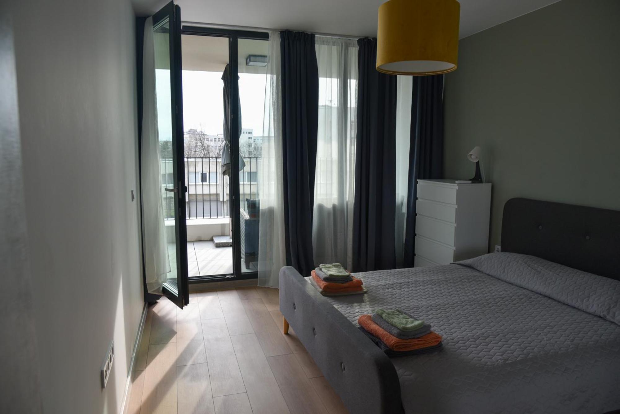 Sunlit Elegance Escape Apartment Varna Esterno foto