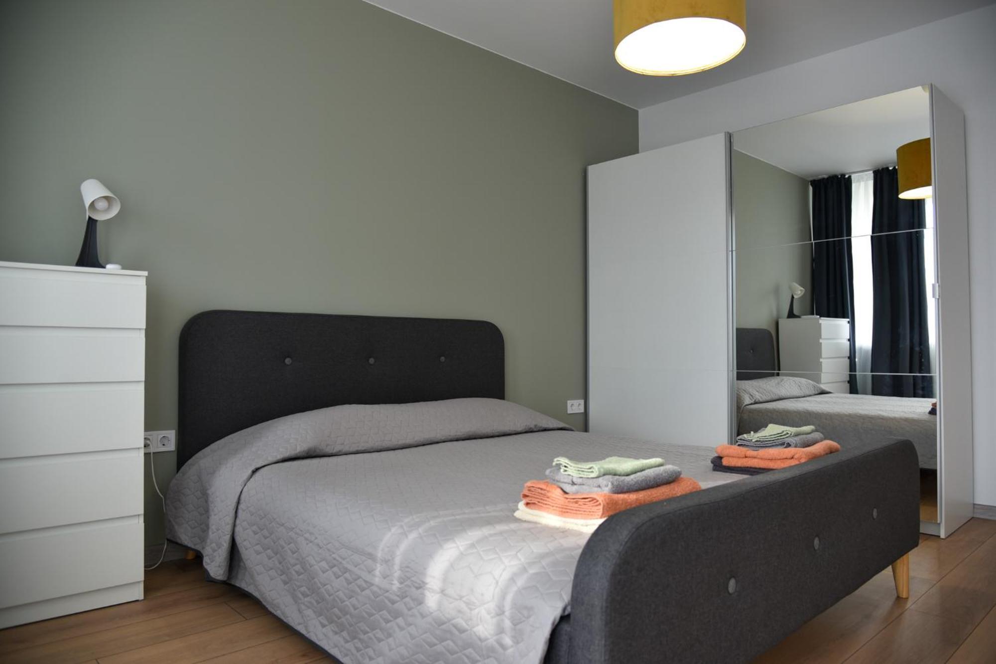 Sunlit Elegance Escape Apartment Varna Esterno foto